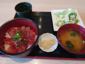 まぐろ丼