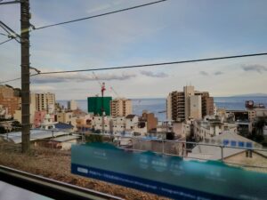 車窓からの景色(熱海→来宮)